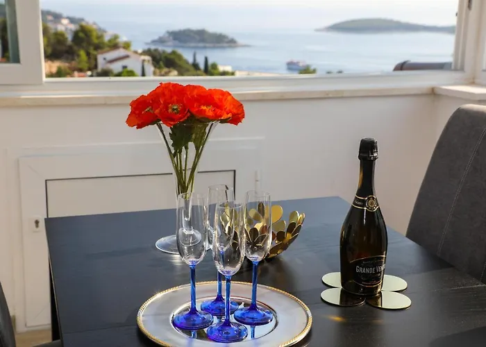 Stella Maris - Penthouse, Hvar Apartment *