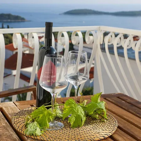 Stella Maris Penthouse Hvar - Panoramic Sea View & Parking *