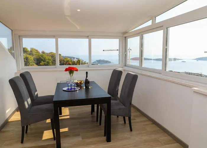 Appartamento Stella Maris - Penthouse, Hvar